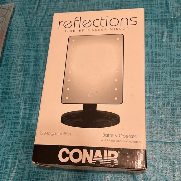 Lighted Makeup Mirror - Picture 3 of 5